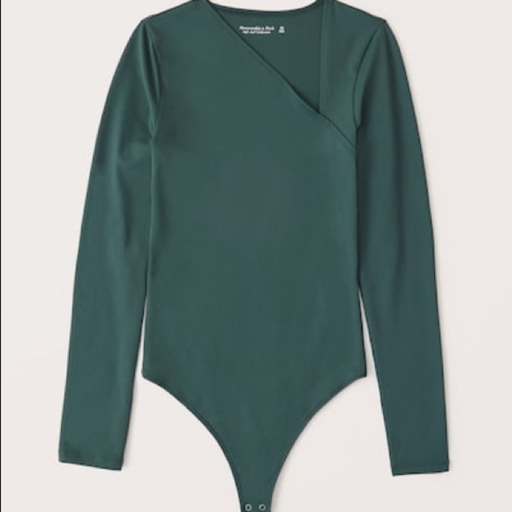 NWT Abercrombie Asymmetrical Cutout Bodysuit M